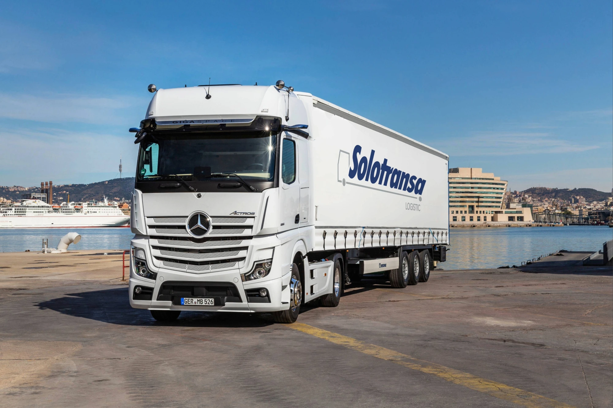 Solotransa Logistic Mercedes-Benz truck: Mercedes Benz Actros Tautliner Truck Solotransa. Specialized in Full Truck Load (FTL) Tautliner Transport and cargo delivery across the EU.
